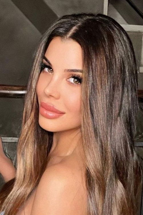 Charlotte Caniggia as 