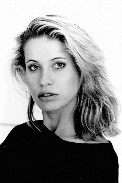 Elizabeth Kaitan as Becky Sue