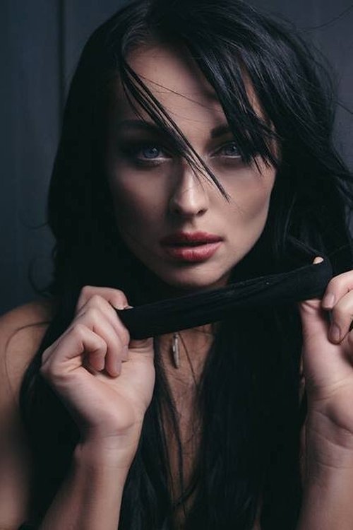 Tania Notaro as Jean