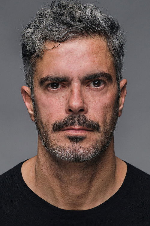 Nelson Cabral as Soldado