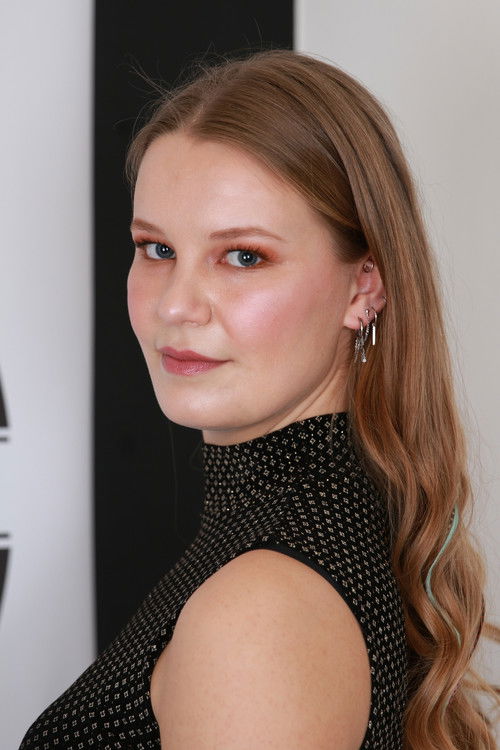 Lindi Eijsker as BiBi van de Meerdenfoort