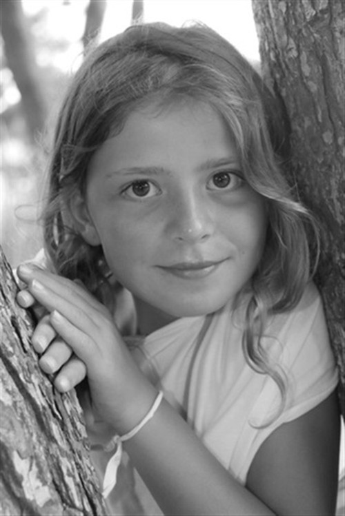 Blanche François as Fleur de tonnerre enfant