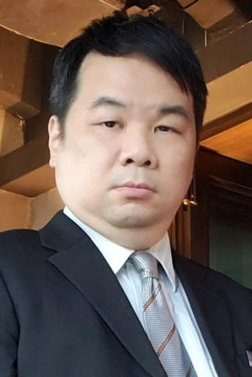 Gary Lee Yiu-Tong as Uncle