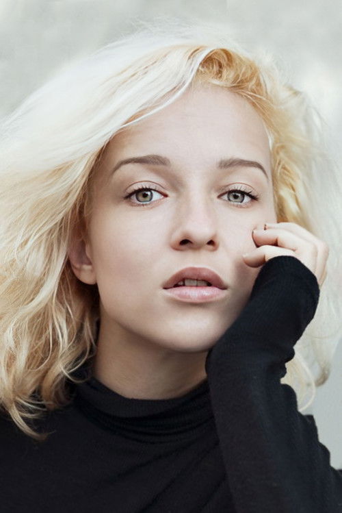 Lenka Karaka as Účastnice focus group 1