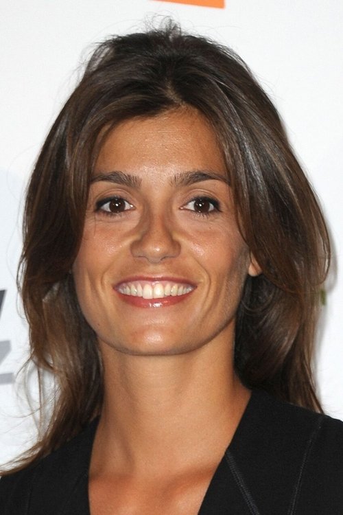 Tania Young as L'animatrice