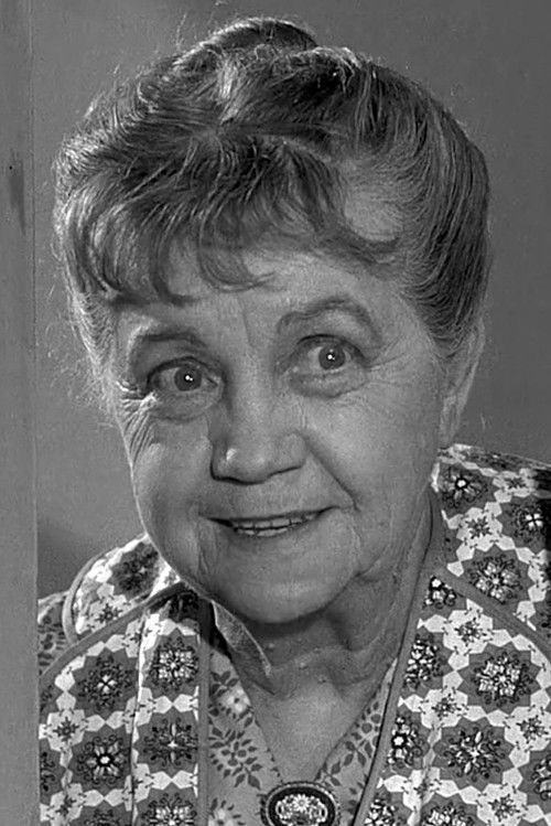 Cheerio Meredith as Tillie