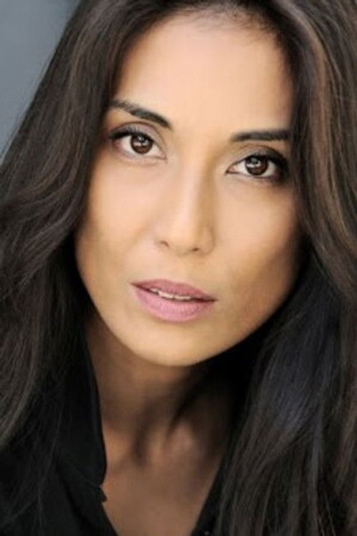 Vanessa Castro as Warren's Girlfriend