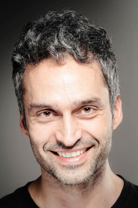 Vangelis Papadakis as Yannis