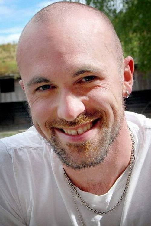 Lavrans Haga as Erik