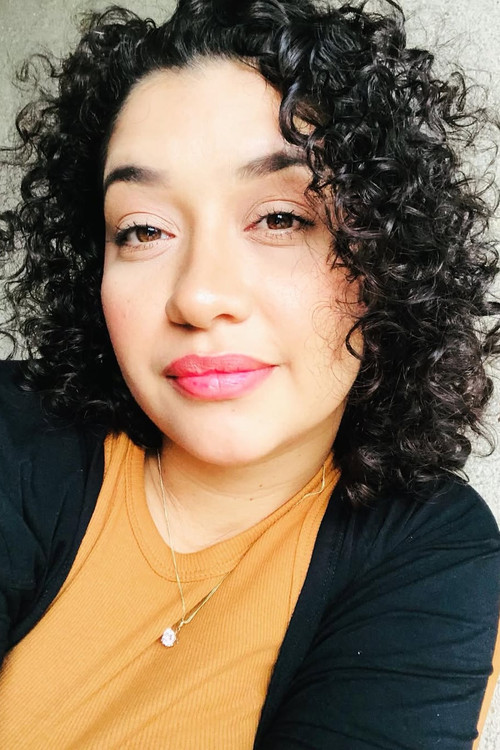 Amanda Magaiver as Vítima