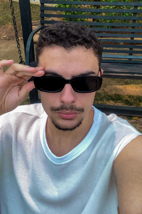 Raul Menezes as Paulo