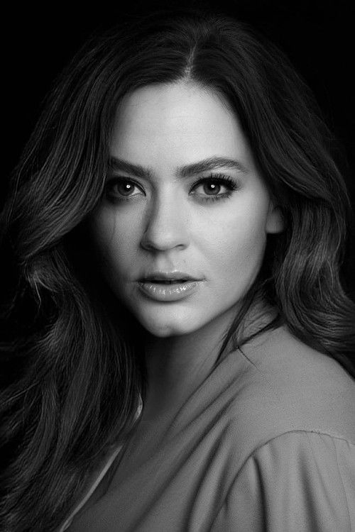 Adelina Muça as Bela Kuqézi