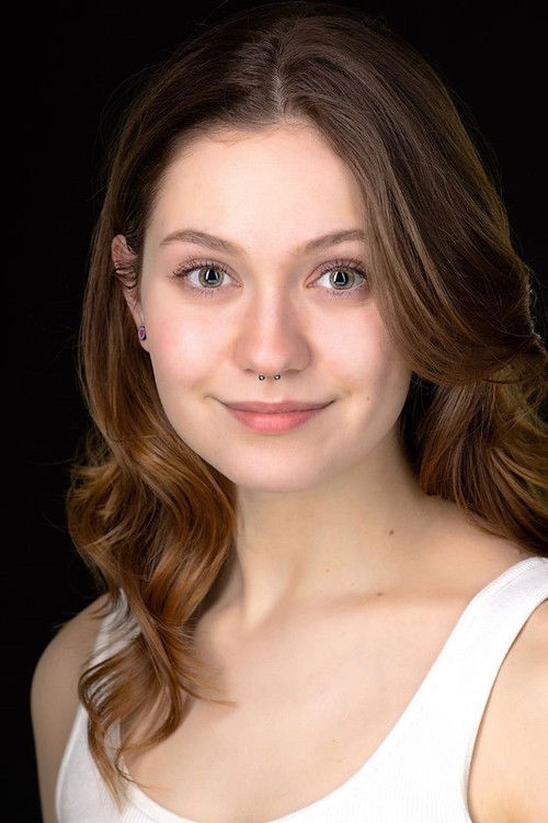 Hannah Rutkowski as Amelia