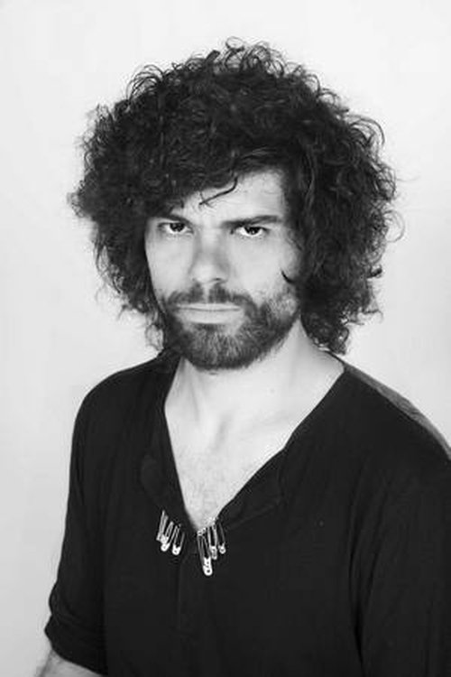 Alessio Vitale as Gigi