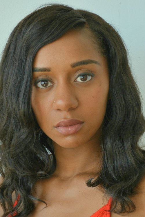 Makeda Declet as Shiraz / Lilas' best Friend
