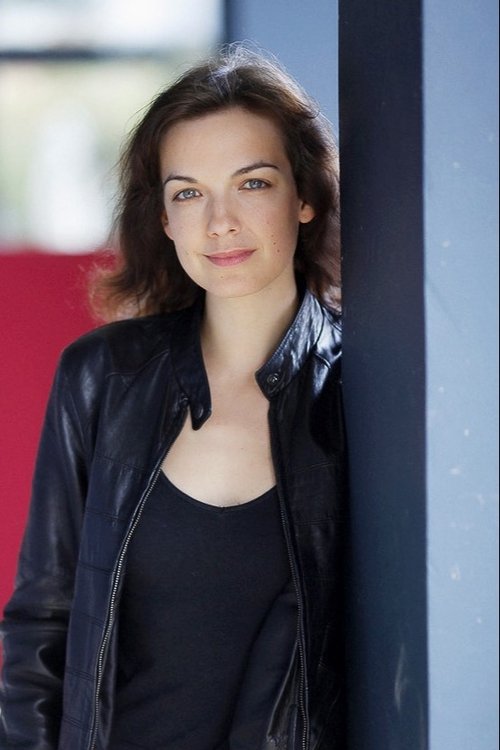 Flora Brunier as Narrator (voice over)