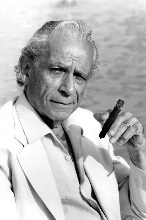Samuel Fuller as Samuel Fuller (uncredited)