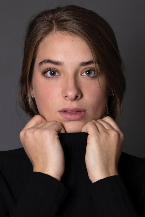 María José de la Cruz as Emily