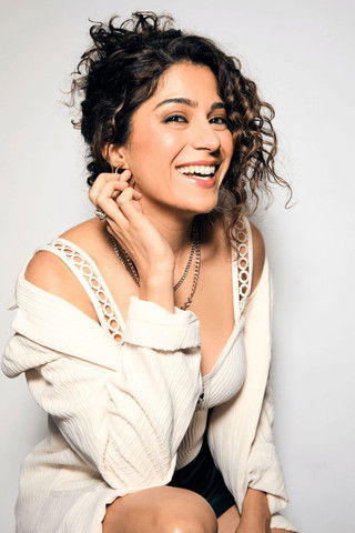 Awni Abdi-Bahri as Samantha Kamali