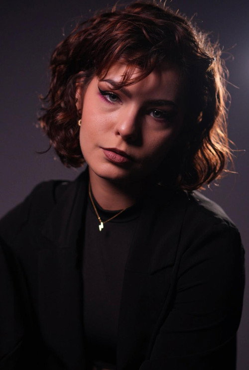 Mar Teba as Sara del Olmo