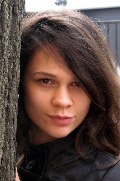 Alisa Kravtsova as Female animator