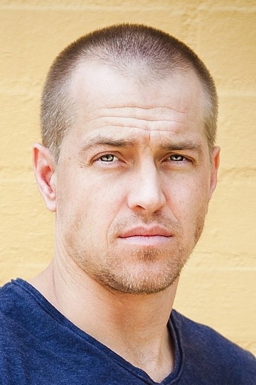 Loyd Bateman as Killer