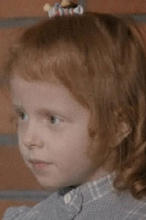 Zinaida Oborneva as Mary McDhui