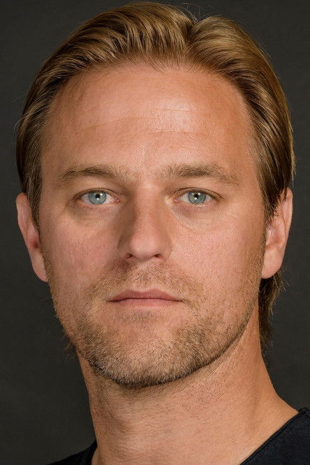 Timo Hildebrand as Self