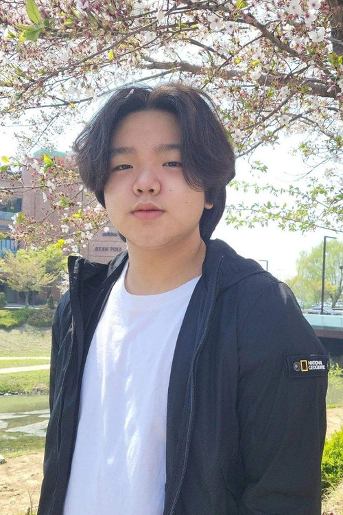 Go Seung Bo as Lee Dong Kyu