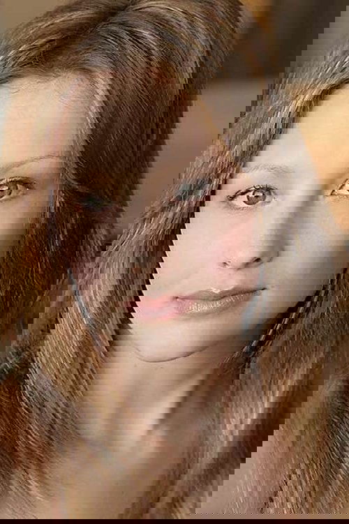 Deja Kreutzberg as Kelly Strobe