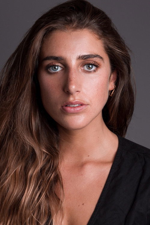 Margarida Leão as Guarda Forestal