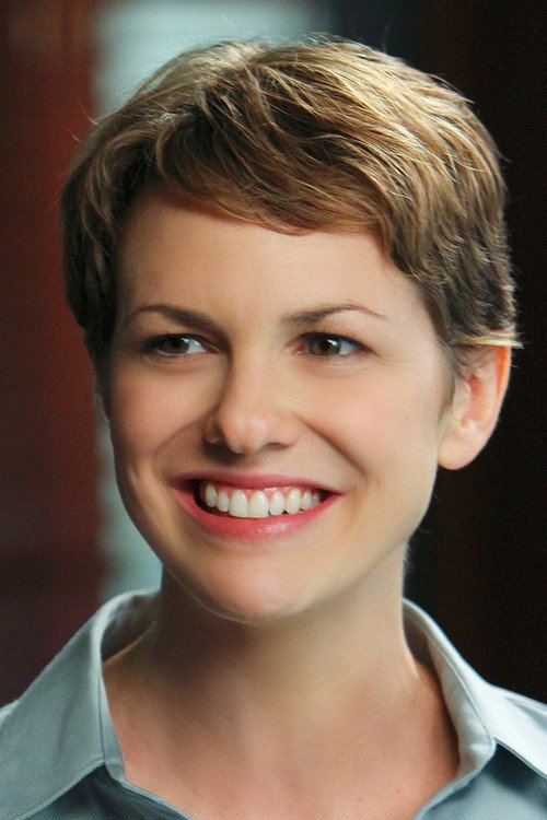 Larisa Oleynik as Tia