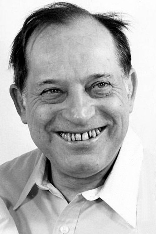 Paul Préboist as L'adjudant de gendarmerie