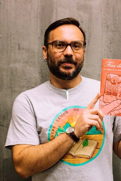 Chico Lacerda as Tio de Cris