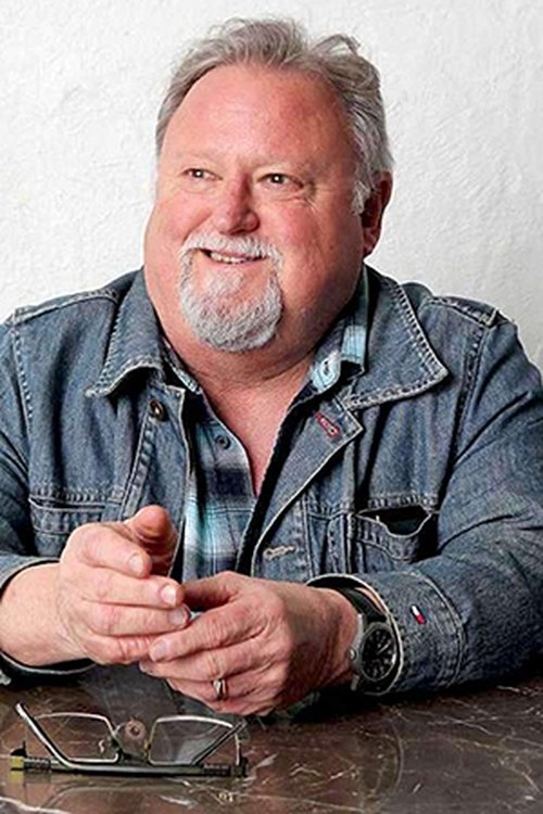 Rutherford Cravens as Country