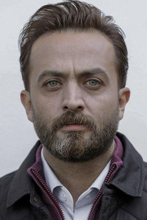 Mostafa Zamani as Siyamak