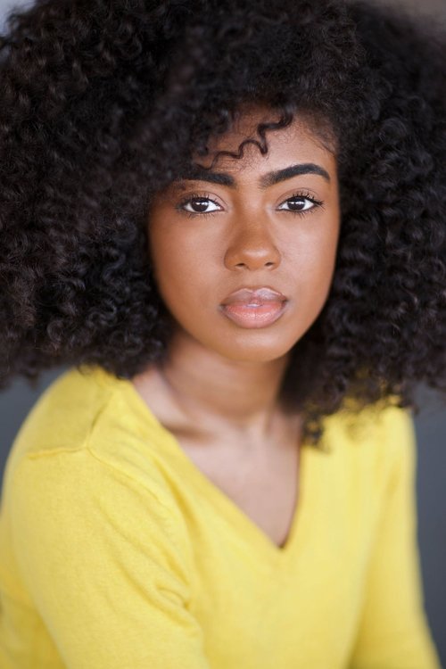 Heather Lynn Harris as Mia