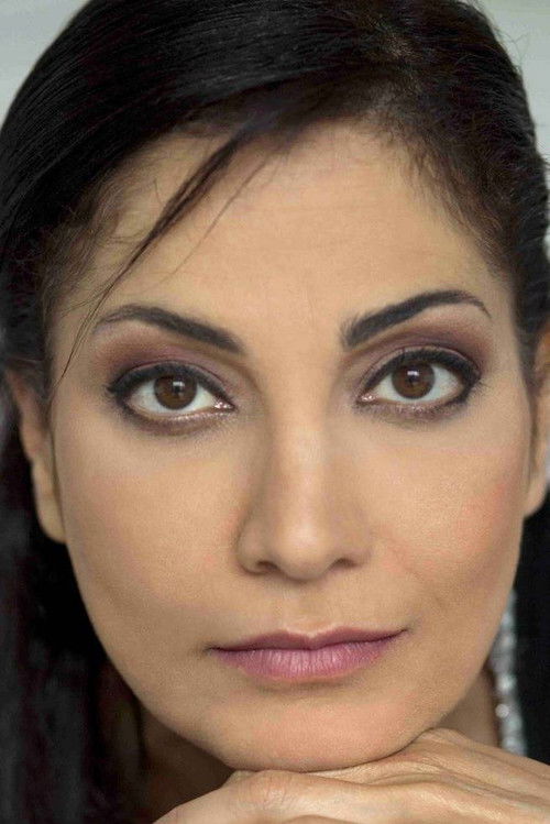 Shiva Gholamianzadeh as The Queen