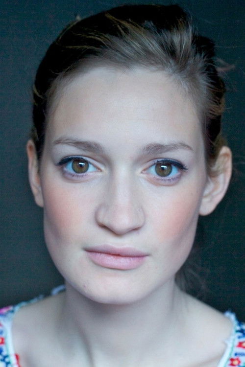 Eléonore Gurrey as OFPRA employee