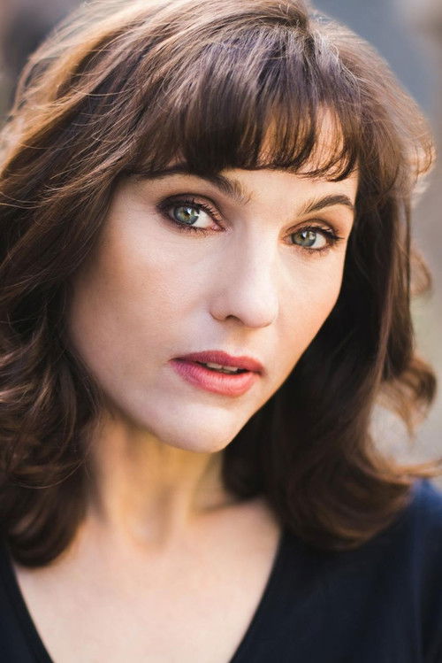 Anna Green as Tracey