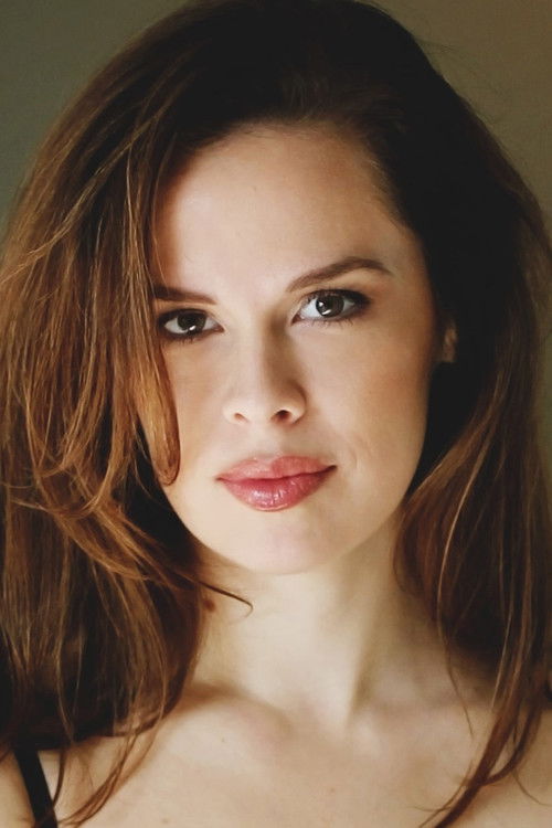 Josephine Keefe as Shelby Bertone