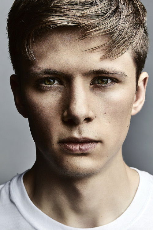 Grant Anstine as Zeke