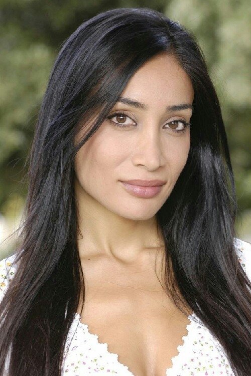 Sofia Hayat as Carol