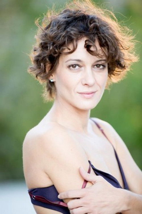 Cecilia Cinardi as Ivana