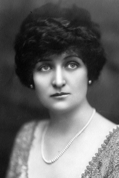 Theresa Maxwell Conover as Mrs. Hamlin