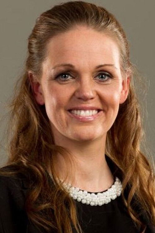 Christel Winther as Bryllupsarrangøren