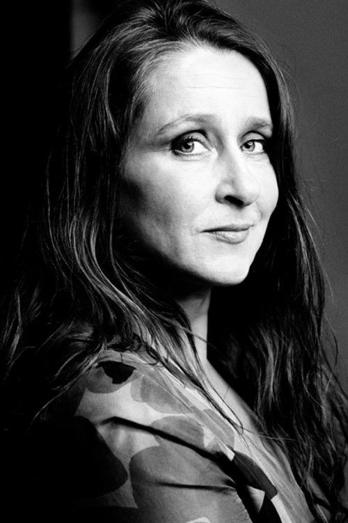 Barbara Philipp as Claudia Scholl