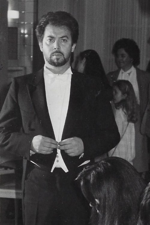 Alfredo Zanazzo as Gualtiero Farst