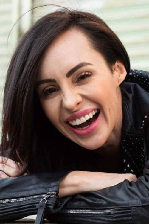 Skarlet Olivet as Andrea esposa de Armando