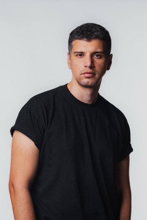 Marcus Vinícius as Narrador